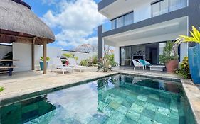 Residence Celestial - Premium 3 Bedrooms Villa With Volcanic Stone Pool